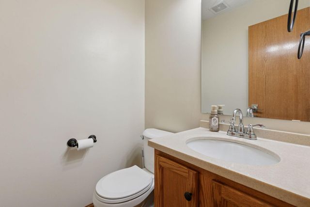 2732 Wagon Wheel Curve, Chaska, MN 55318