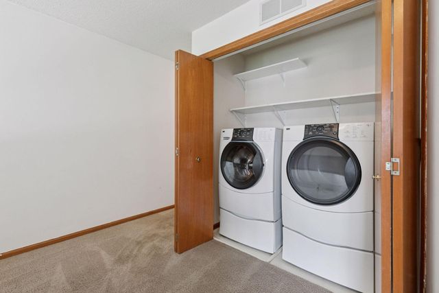 2732 Wagon Wheel Curve, Chaska, MN 55318