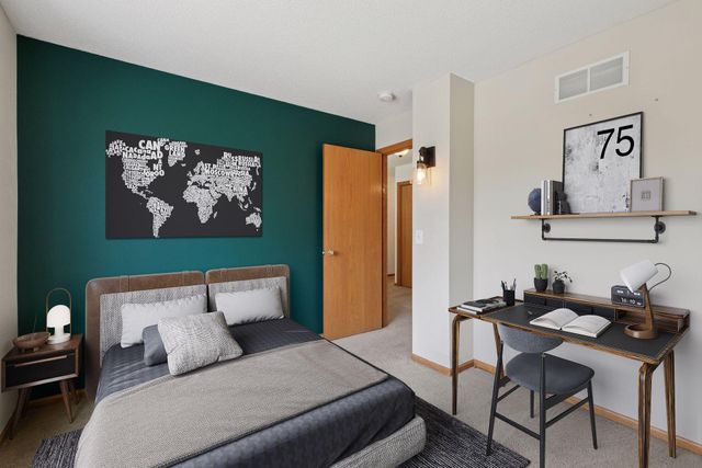 2732 Wagon Wheel Curve, Chaska, MN 55318