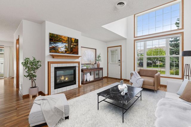 2732 Wagon Wheel Curve, Chaska, MN 55318