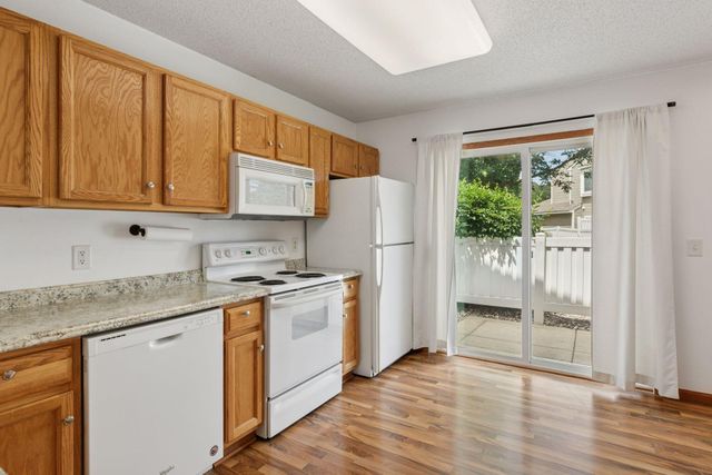 2732 Wagon Wheel Curve, Chaska, MN 55318