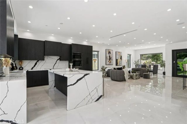 2227 N Lamer Street, Burbank, CA 91504