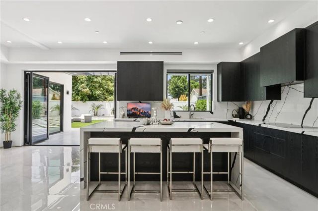 2227 N Lamer Street, Burbank, CA 91504