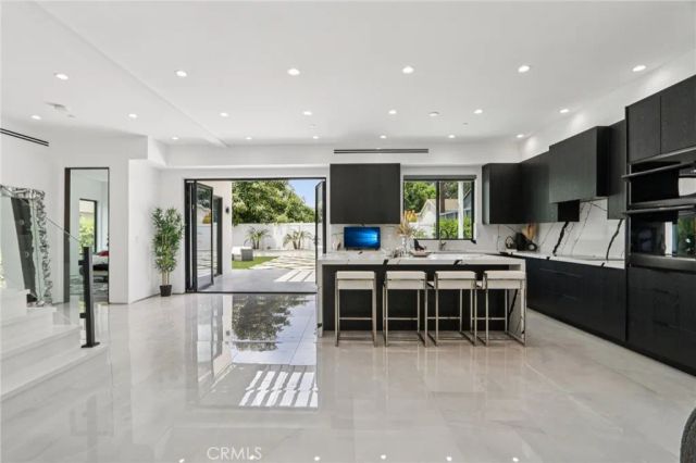 2227 N Lamer Street, Burbank, CA 91504