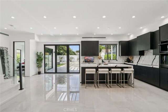 2227 N Lamer Street, Burbank, CA 91504