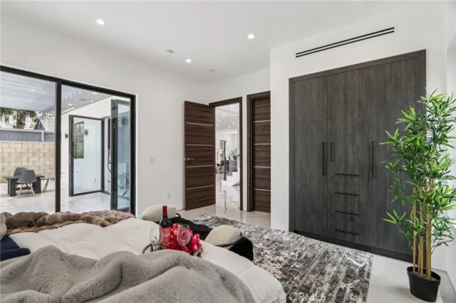 2227 N Lamer Street, Burbank, CA 91504