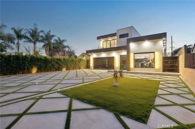 2227 N Lamer Street, Burbank, CA 91504