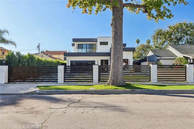 2227 N Lamer Street, Burbank, CA 91504