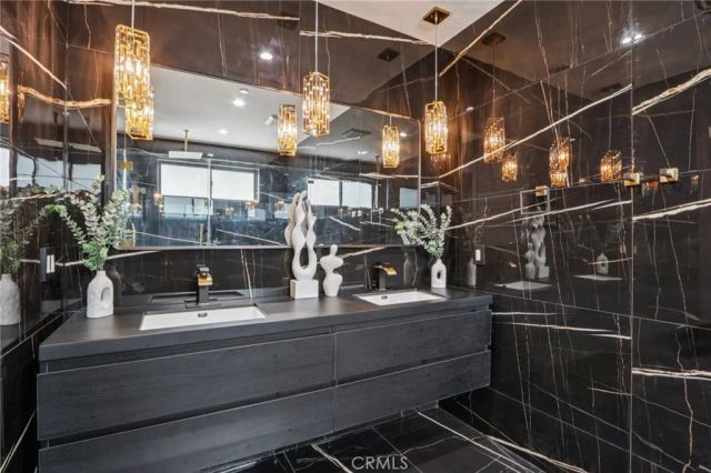 2227 N Lamer Street, Burbank, CA 91504