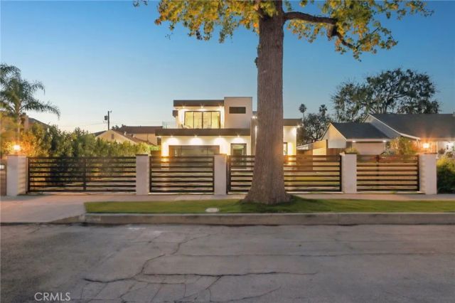 2227 N Lamer Street, Burbank, CA 91504