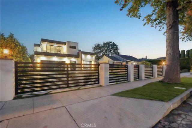 2227 N Lamer Street, Burbank, CA 91504