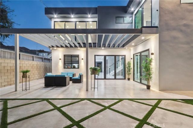 2227 N Lamer Street, Burbank, CA 91504