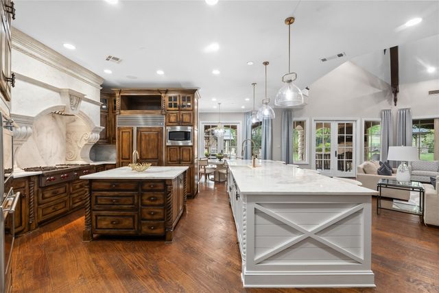 4705 Tour 18 Drive, Flower Mound, TX 75022
