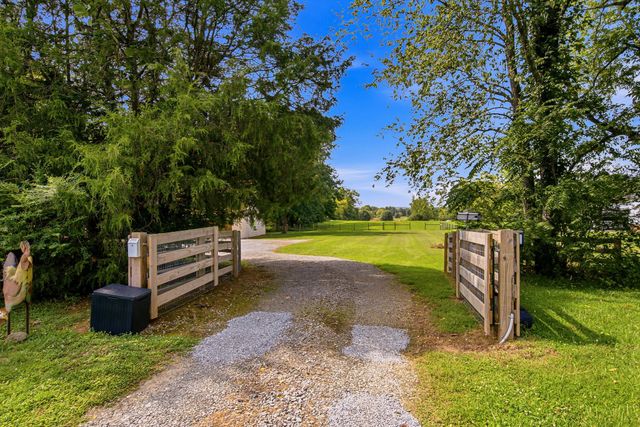 6425 Highway 25, E, Springfield, TN 37172