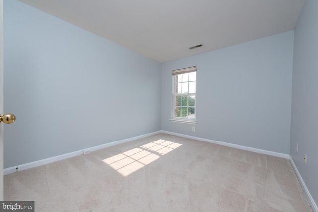 42724 ROLLING ROCK SQ, Chantilly, VA 20152