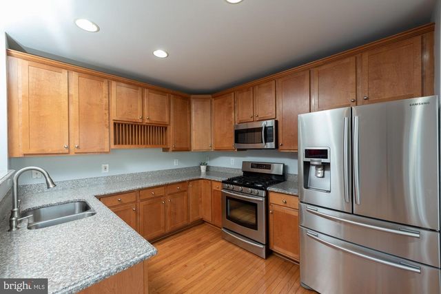 42724 ROLLING ROCK SQ, Chantilly, VA 20152