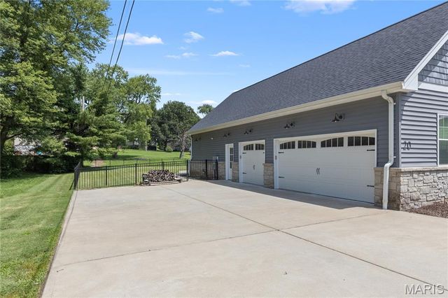20 Millwell Drive, Maryland Heights, MO 63043