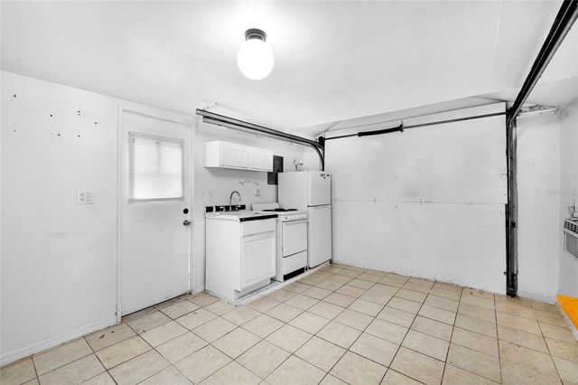 3904 S CLARK AVENUE, Tampa, FL 33611