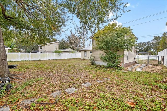3904 S CLARK AVENUE, Tampa, FL 33611