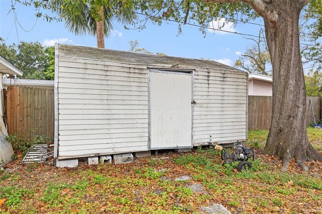 3904 S CLARK AVENUE, Tampa, FL 33611