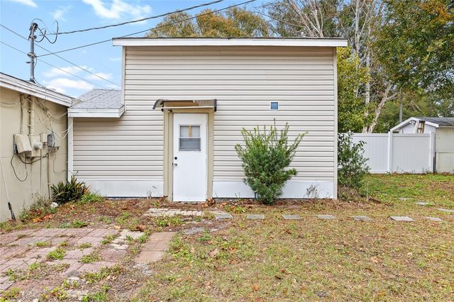 3904 S CLARK AVENUE, Tampa, FL 33611