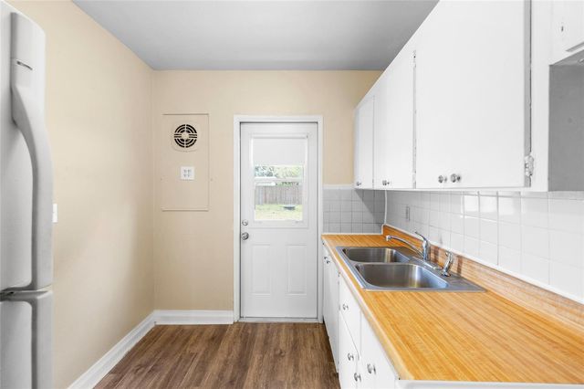 3904 S CLARK AVENUE, Tampa, FL 33611