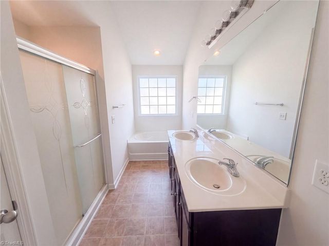 2722 Quail Oaks Drive, Greensboro, NC 27405