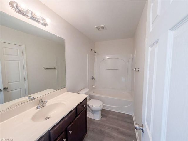 2722 Quail Oaks Drive, Greensboro, NC 27405