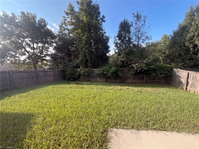 2722 Quail Oaks Drive, Greensboro, NC 27405