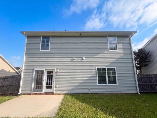 2722 Quail Oaks Drive, Greensboro, NC 27405