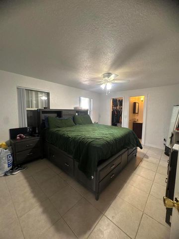 607 SE Dean Terrace, Port St. Lucie, FL 34984