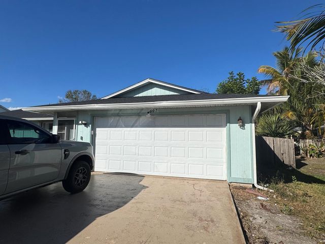 607 SE Dean Terrace, Port St. Lucie, FL 34984