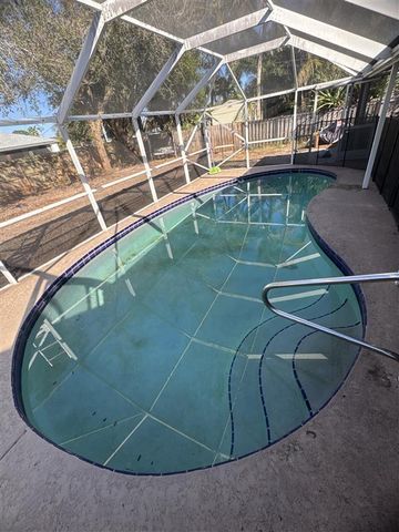 607 SE Dean Terrace, Port St. Lucie, FL 34984