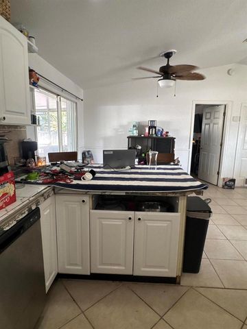 607 SE Dean Terrace, Port St. Lucie, FL 34984