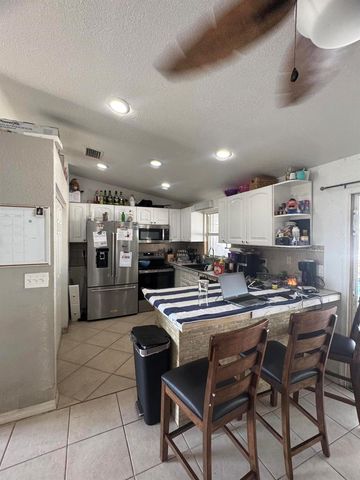 607 SE Dean Terrace, Port St. Lucie, FL 34984