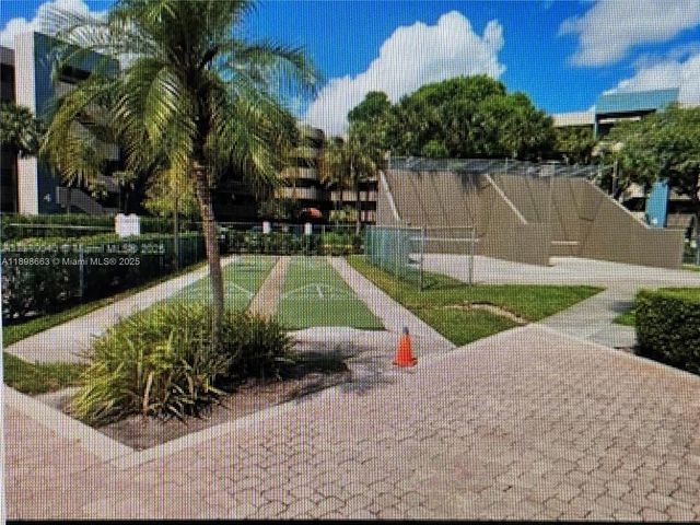 900 Colony Point Cir 305, Pembroke Pines, FL 33026
