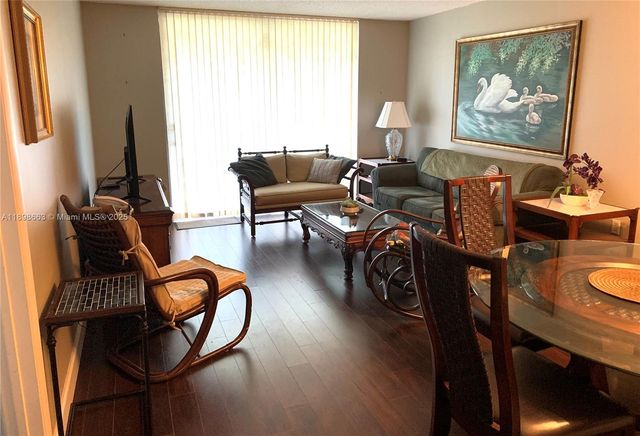 900 Colony Point Cir 305, Pembroke Pines, FL 33026