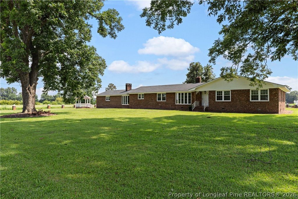 12785 421 Highway N, Newton Grove, NC 28366 — exterior