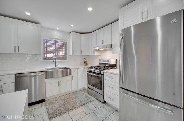 5365 N Delphia Avenue 166, Chicago, IL 60656