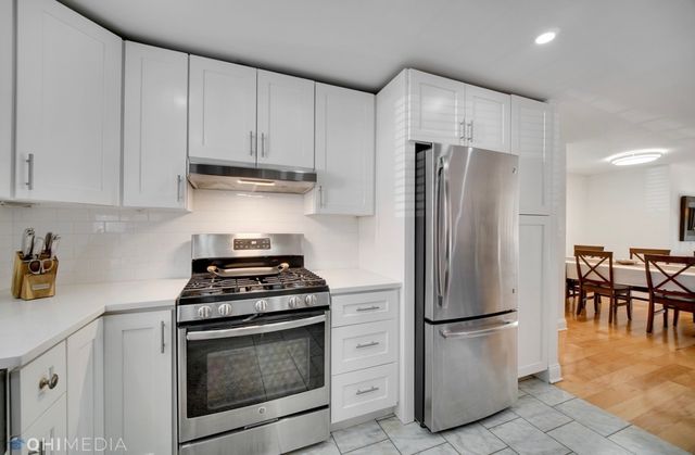 5365 N Delphia Avenue 166, Chicago, IL 60656