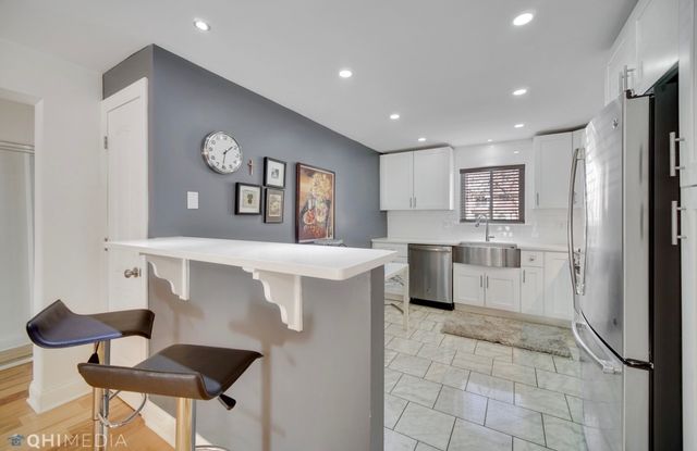 5365 N Delphia Avenue 166, Chicago, IL 60656