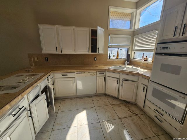 16903 Vista Forest Dr, San Antonio, TX 78247