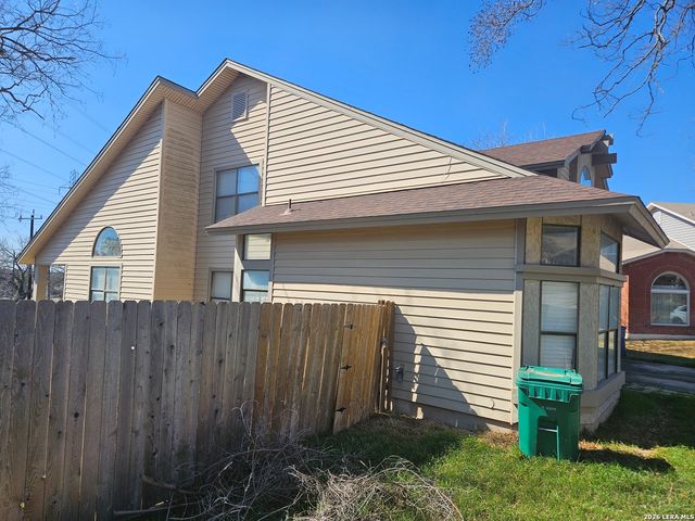 16903 Vista Forest Dr, San Antonio, TX 78247