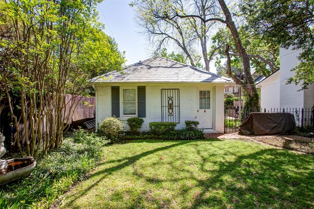 6224 Curzon Avenue, Fort Worth, TX 76116