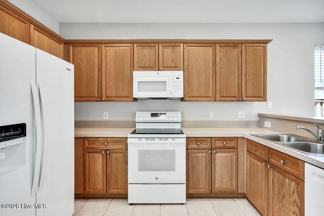 279 Coralstone Court, Leland, NC 28451