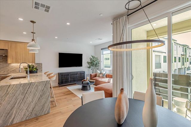 2857 Josephine Lane, Palo Alto, CA 94303