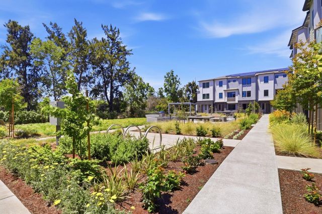 2857 Josephine Lane, Palo Alto, CA 94303