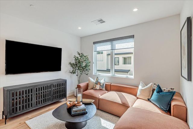 2857 Josephine Lane, Palo Alto, CA 94303