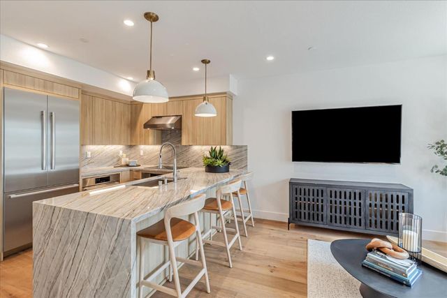 2857 Josephine Lane, Palo Alto, CA 94303