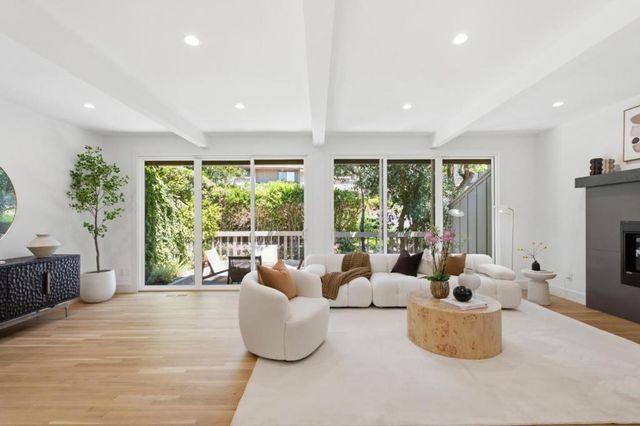 596 Sand Hill Circle, Menlo Park, CA 94025